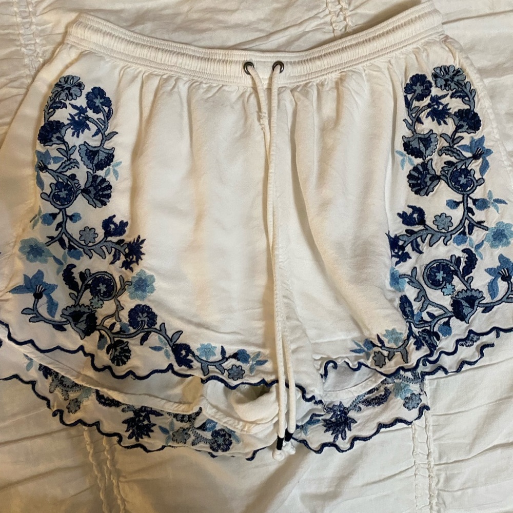 Flowy shorts